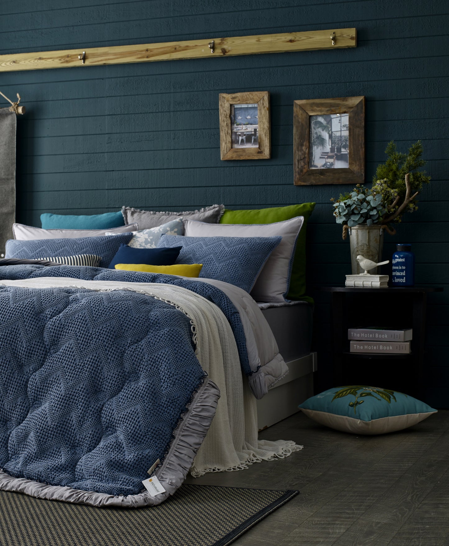 Navy Micro-modal Waffle & Cotton comforter - Queen