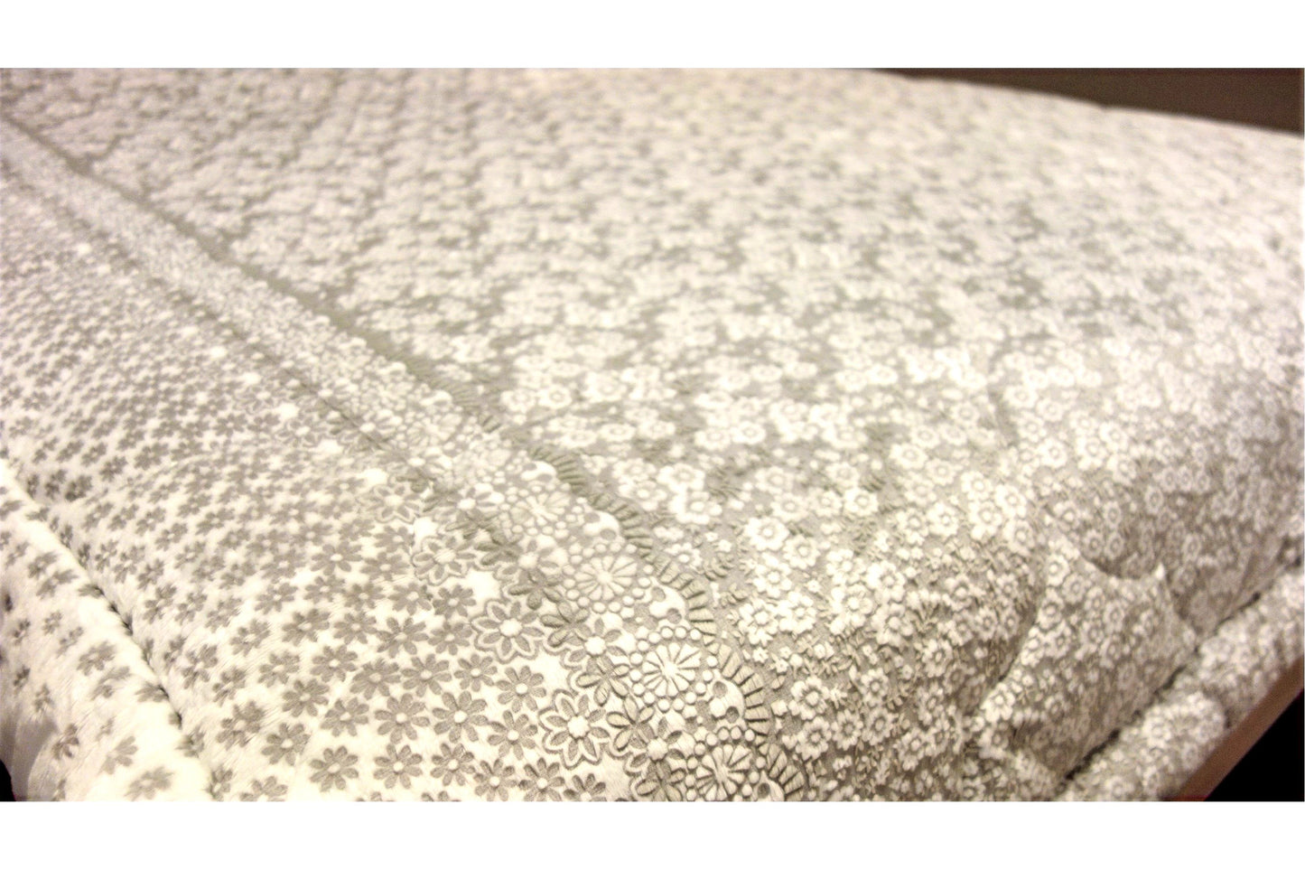 Little garden mink touch microfiber winter Queen comforter set