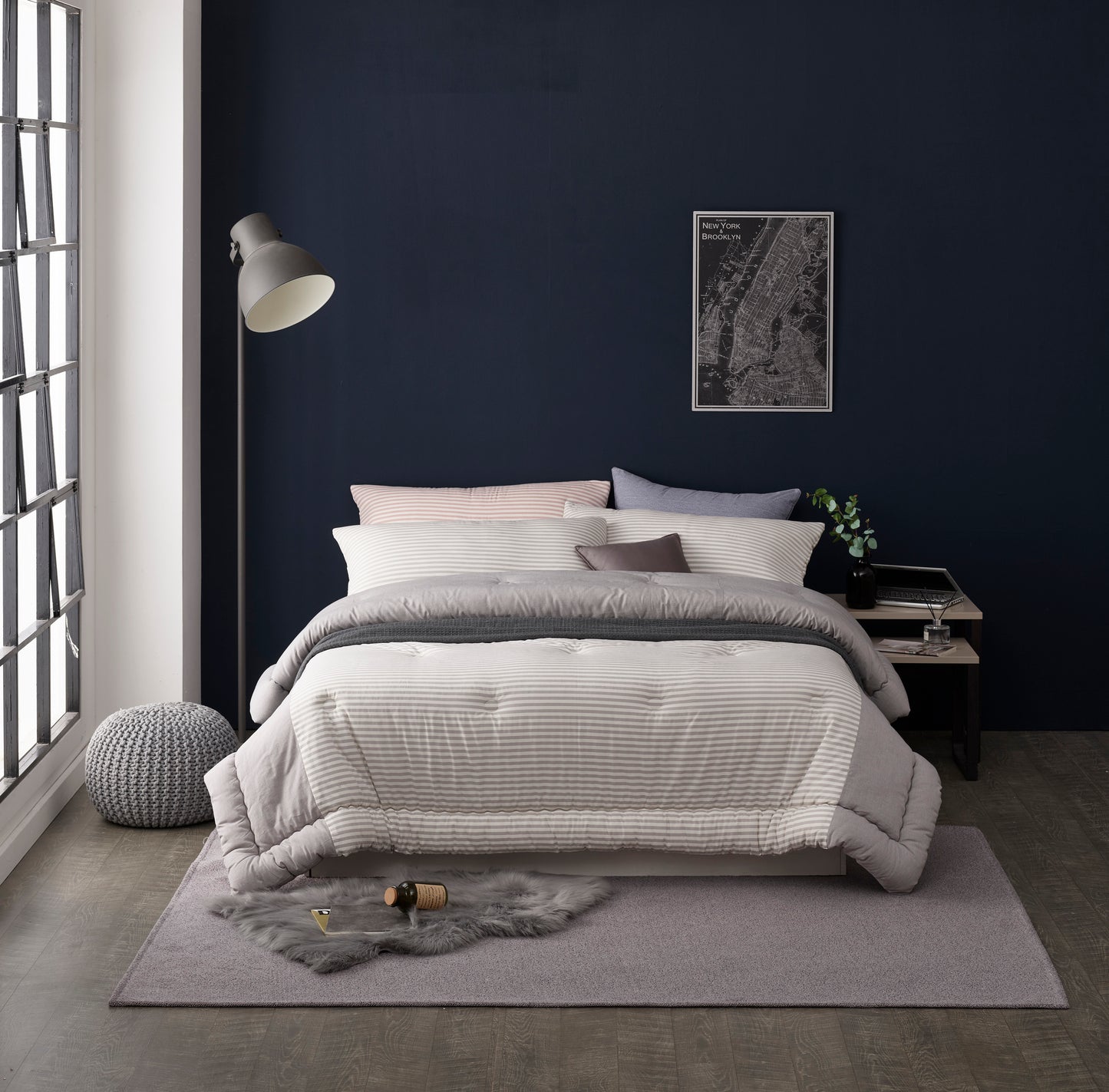 Modern stripe Queen / King comforter