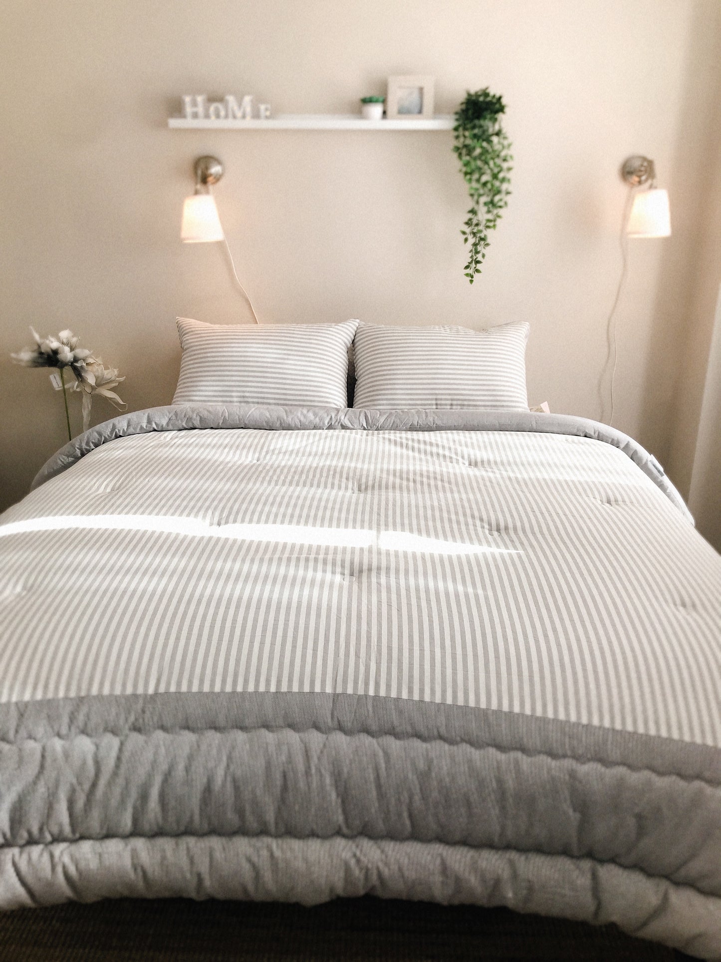 Modern stripe Queen / King comforter