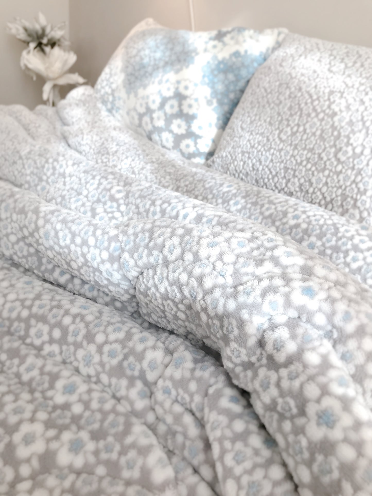 Blue diamond mink touch winter comforter set