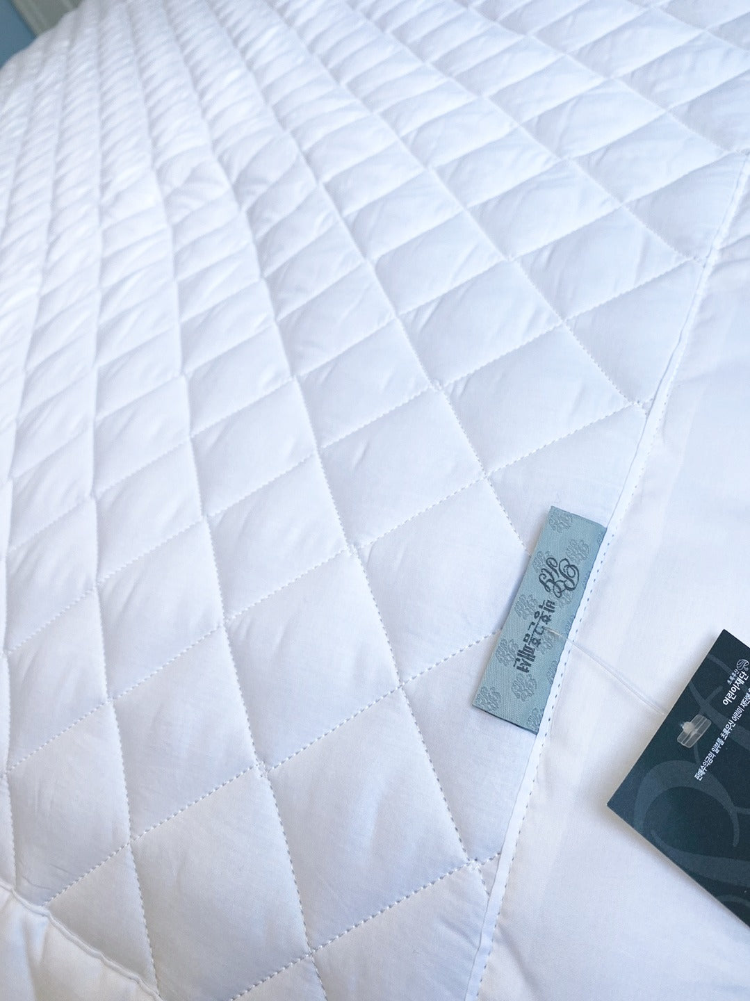 Premium Cotton100 white King Size Pad with Anti-Slip Dot