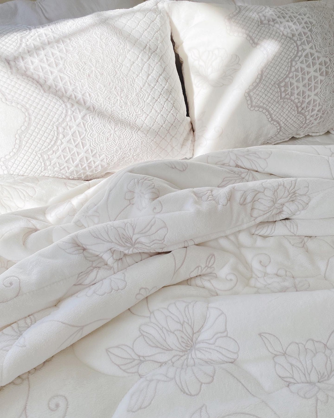 Merry Queen Mink touch Winter Comforter Queen set