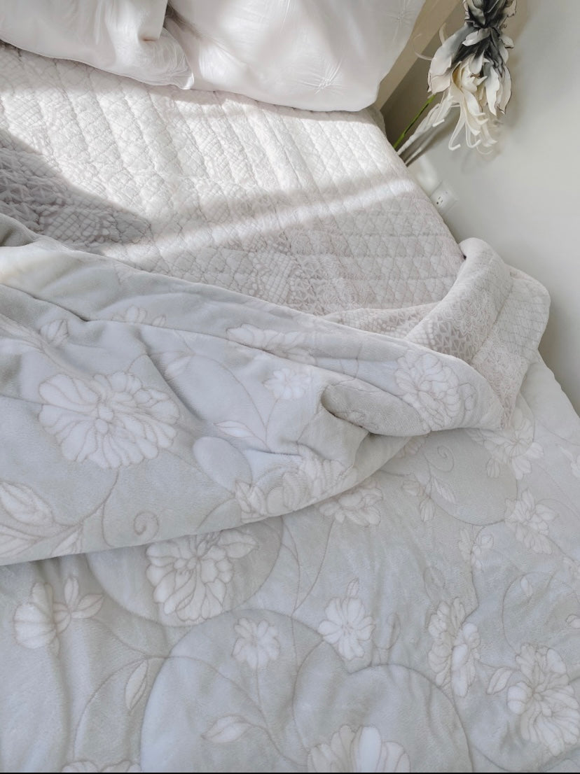 Merry Queen Mink touch Winter Comforter Queen set