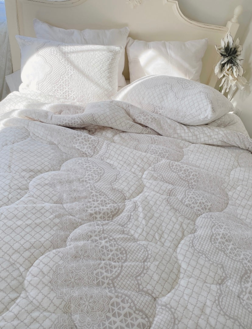 Merry Queen Mink touch Winter Comforter Queen set