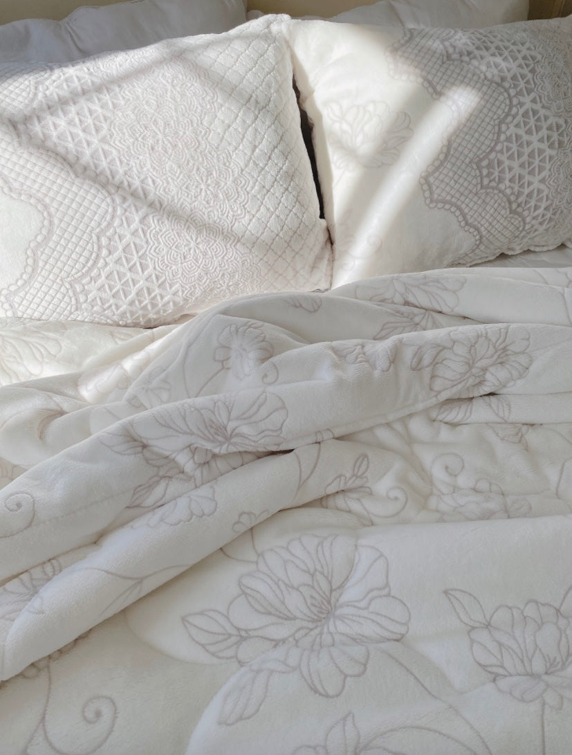 Merry Queen Mink touch Winter Comforter Queen set