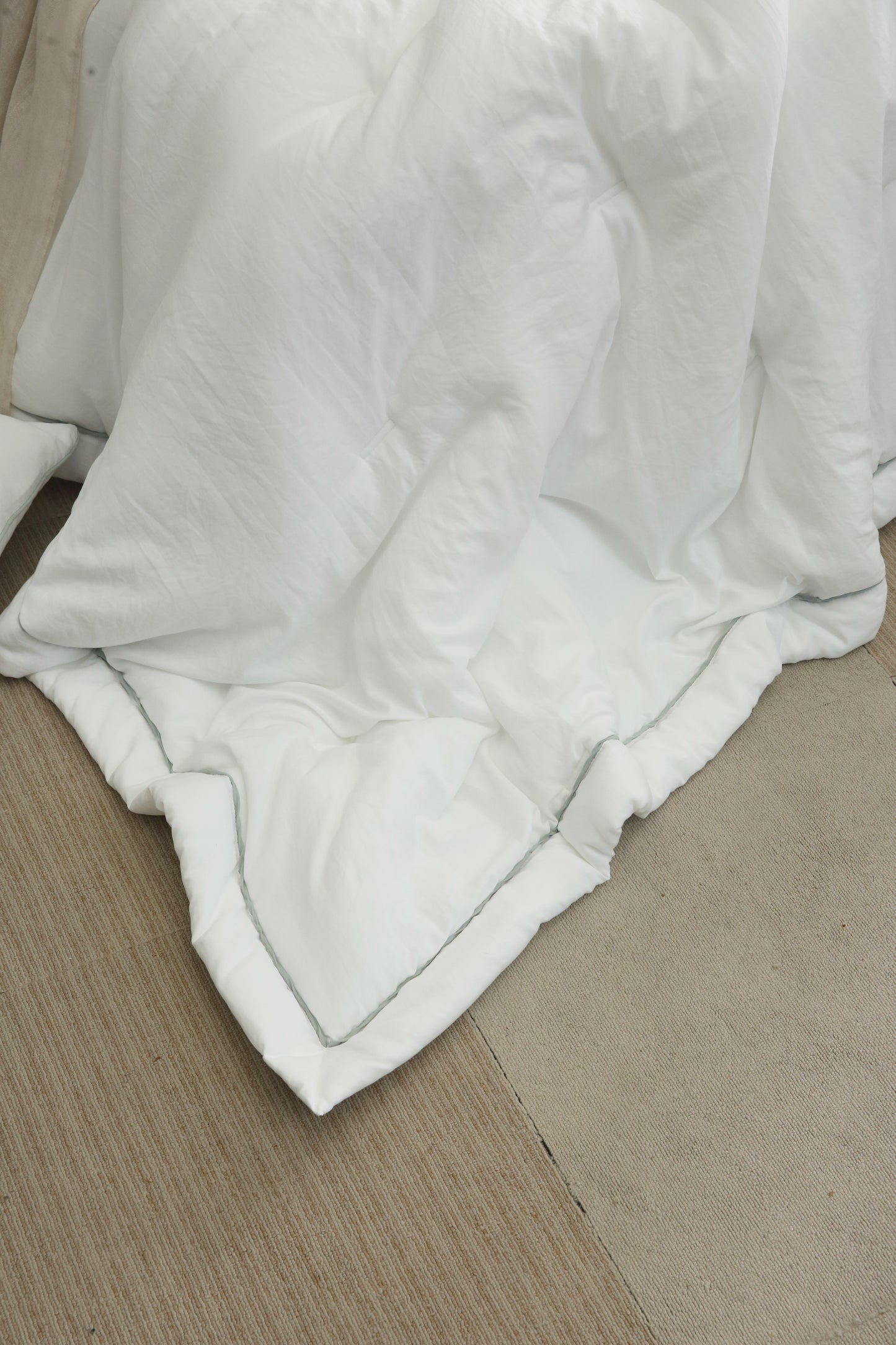 Ultra Soft Anti-Dust Semi-Micro Air Washing Comforter set / Double/Queen