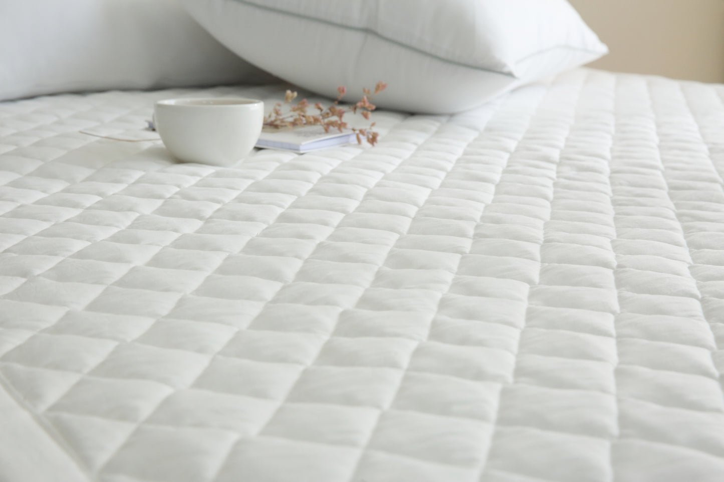 [NEW] Ultra Soft Anti-Dust Semi-Micro Air Washing Mattress Pad