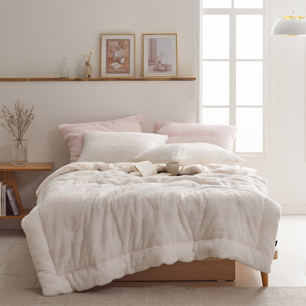 ECO-FUR Ultra soft touch Winter Comforter set - Reversible design