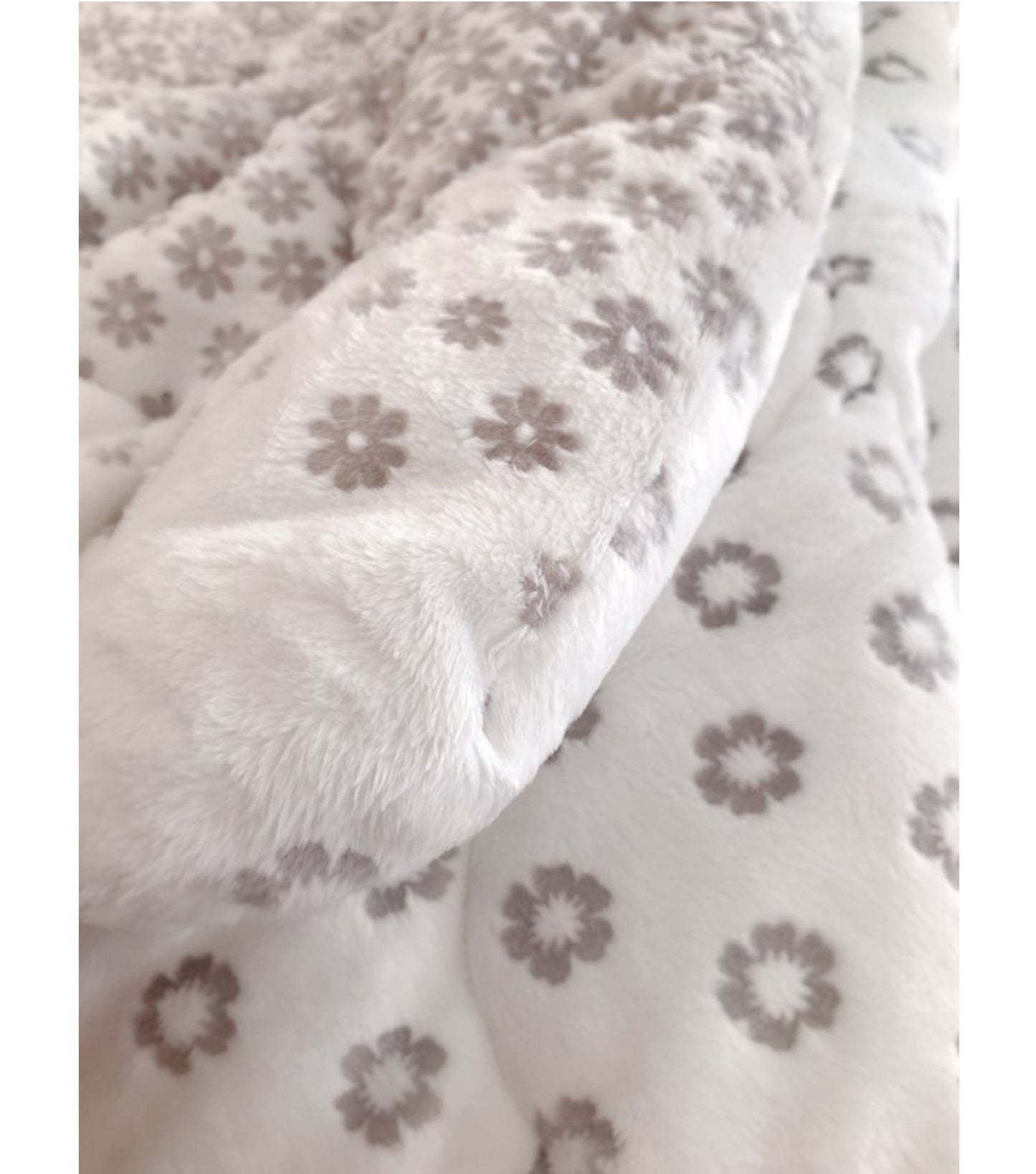 Little garden mink touch microfiber winter Queen comforter set
