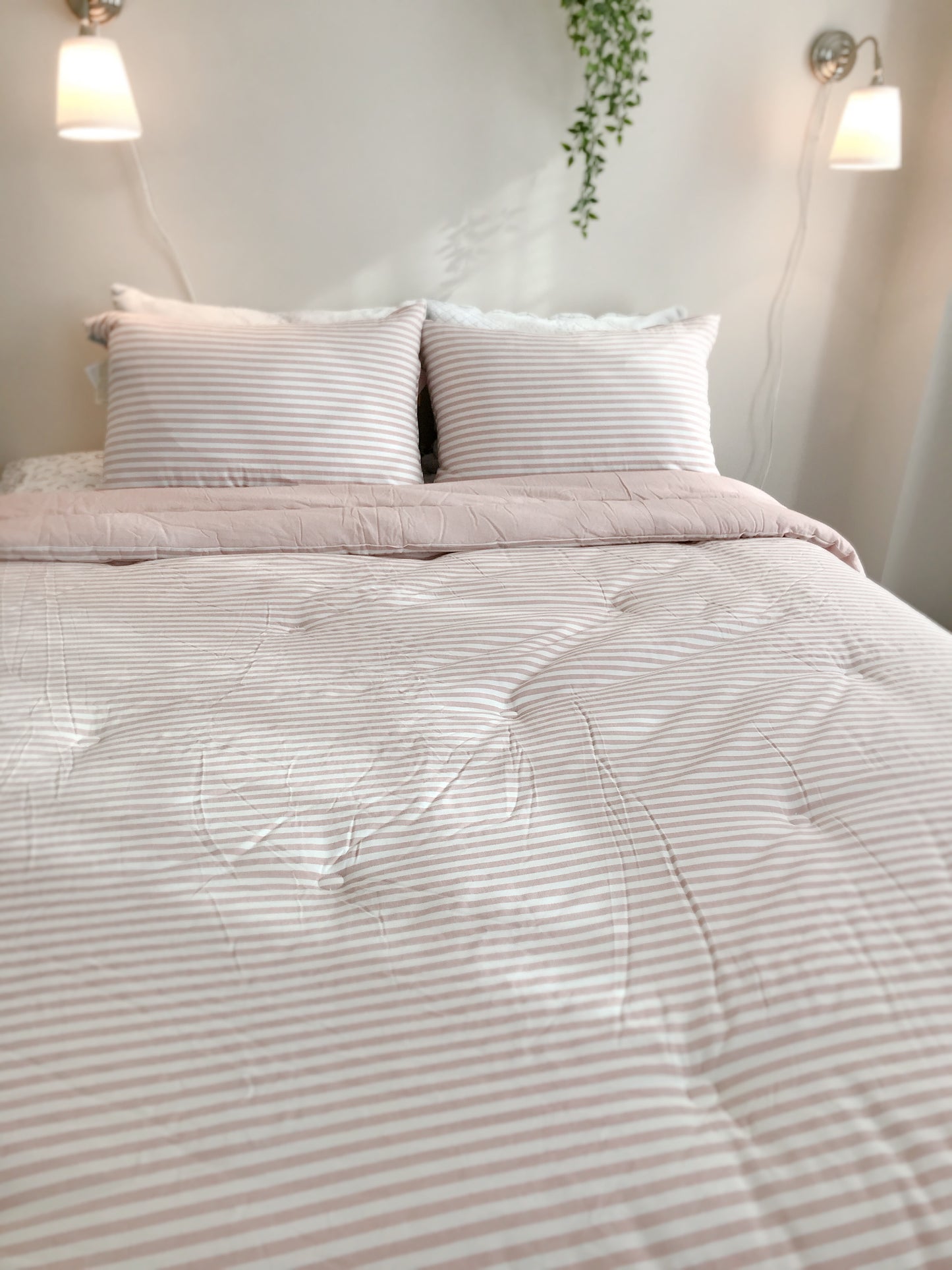 Modern stripe comforter set / King